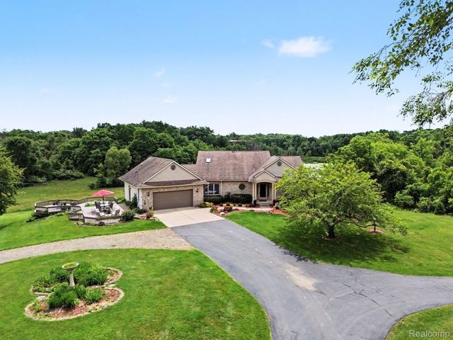 18501 Taylor Lake Road, Rose Township, MI 48442