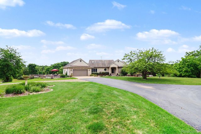 18501 Taylor Lake Road, Rose Township, MI 48442