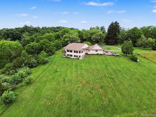 18501 Taylor Lake Road, Rose Township, MI 48442
