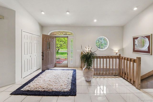 18501 Taylor Lake Road, Rose Township, MI 48442