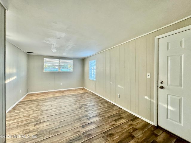 1157 GUNKA Road, Jacksonville, FL 32216