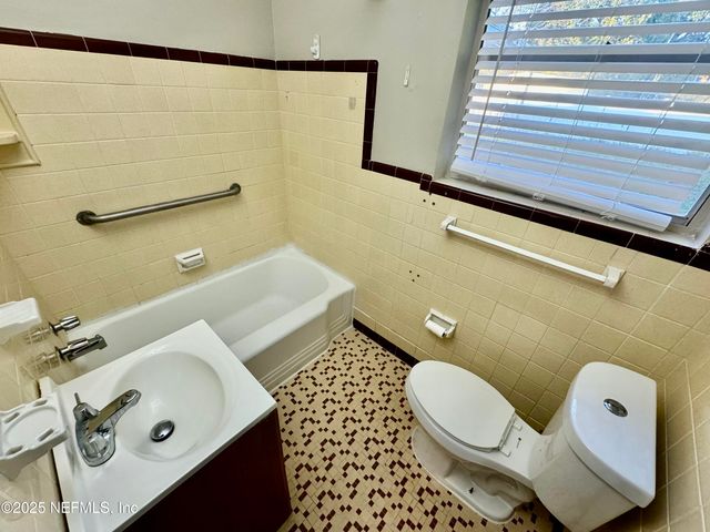 1157 GUNKA Road, Jacksonville, FL 32216