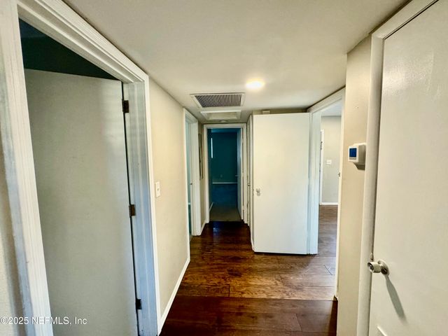 1157 GUNKA Road, Jacksonville, FL 32216