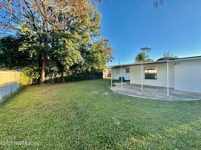 1157 GUNKA Road, Jacksonville, FL 32216