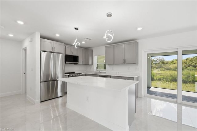 647 Whitmore LOOP, Lehigh Acres, FL 33972