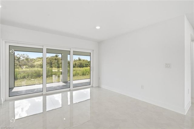 647 Whitmore LOOP, Lehigh Acres, FL 33972