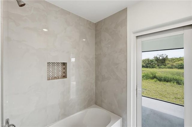 647 Whitmore LOOP, Lehigh Acres, FL 33972