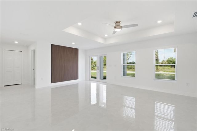 647 Whitmore LOOP, Lehigh Acres, FL 33972