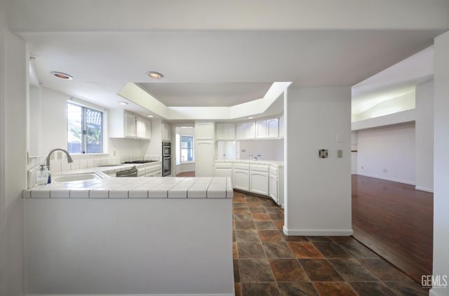 804 De Oro Court, Bakersfield, CA 93314