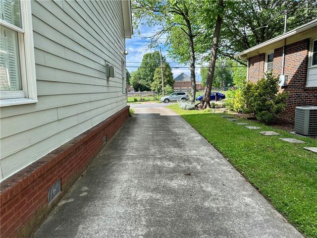 1594 Hardin Avenue, Atlanta, GA 30337