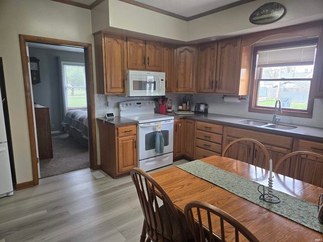 324 W Jay Street, Dunkirk, IN 47336