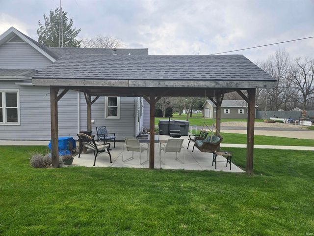 324 W Jay Street, Dunkirk, IN 47336