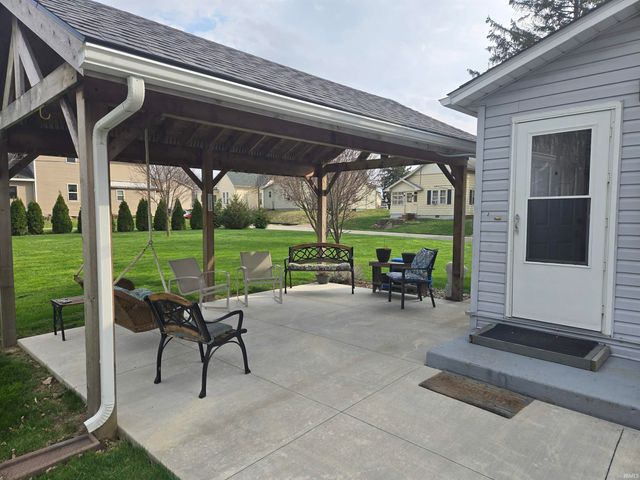 324 W Jay Street, Dunkirk, IN 47336