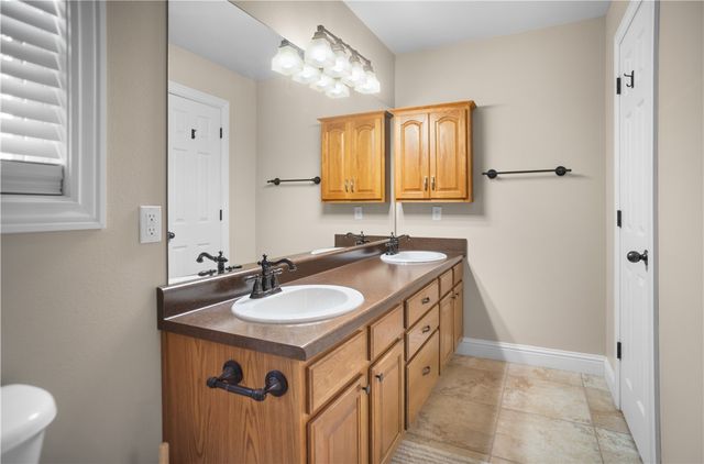 6 Saint Agnes Lane, Bella Vista, AR 72714