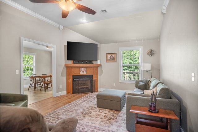 6 Saint Agnes Lane, Bella Vista, AR 72714