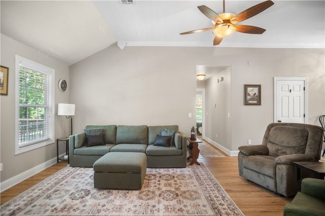 6 Saint Agnes Lane, Bella Vista, AR 72714