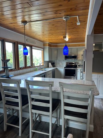 1 Sandy Way, Gloucester, MA 01930