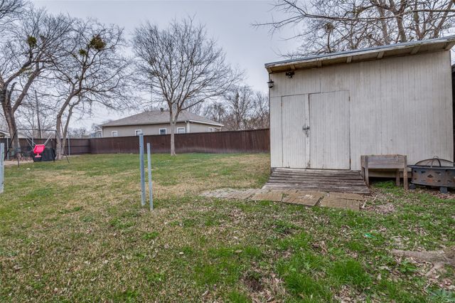 108 N Baker Street, Ferris, TX 75125