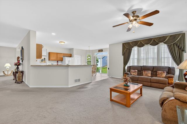 326 Copper Springs Lane, Elgin, IL 60124