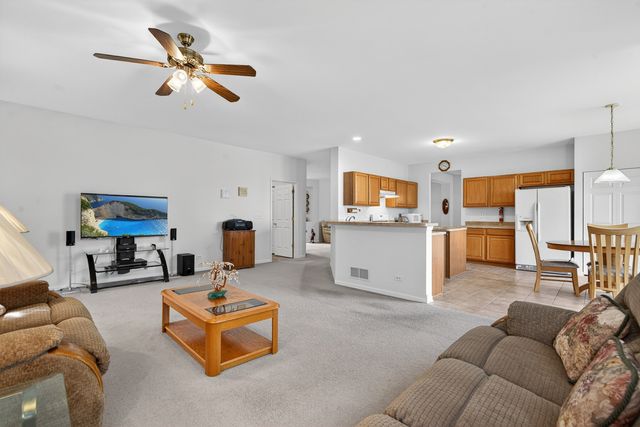 326 Copper Springs Lane, Elgin, IL 60124