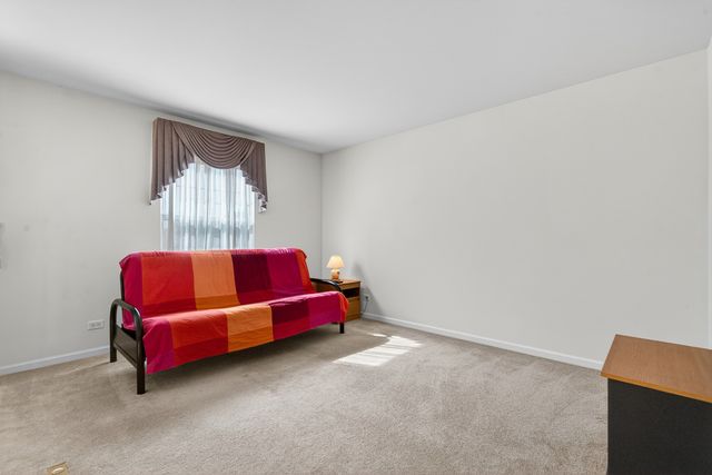 326 Copper Springs Lane, Elgin, IL 60124