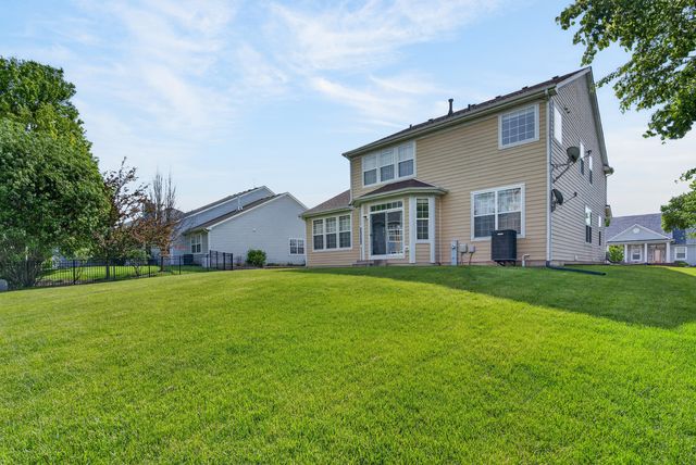326 Copper Springs Lane, Elgin, IL 60124