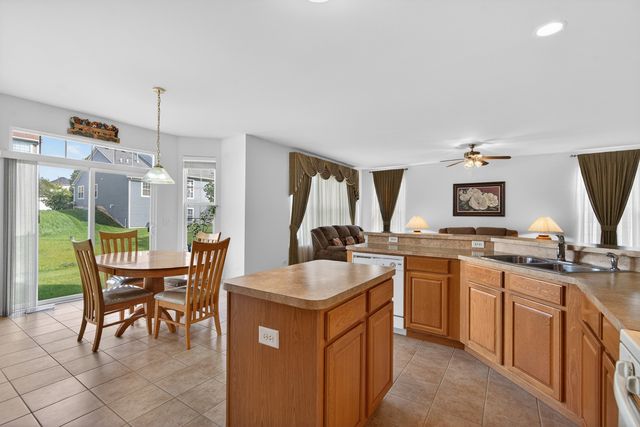 326 Copper Springs Lane, Elgin, IL 60124