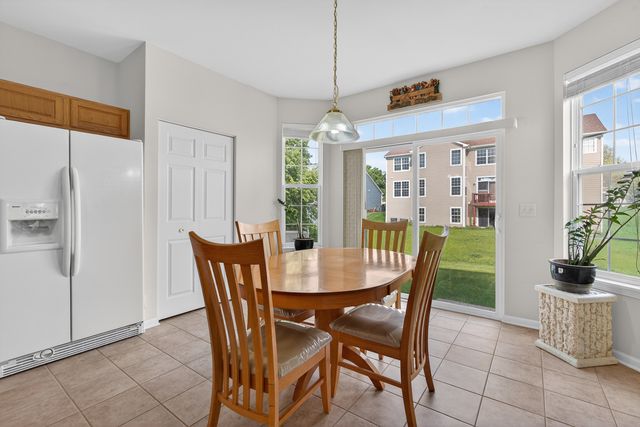 326 Copper Springs Lane, Elgin, IL 60124