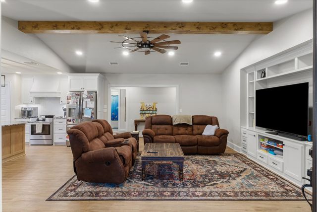 10344 Fm 16 W, Lindale, TX 75771