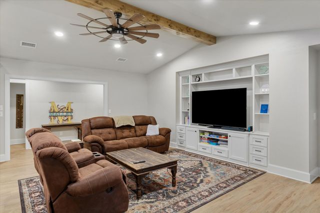10344 Fm 16 W, Lindale, TX 75771