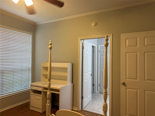 2121 El Paseo Street 1811, Houston, TX 77054