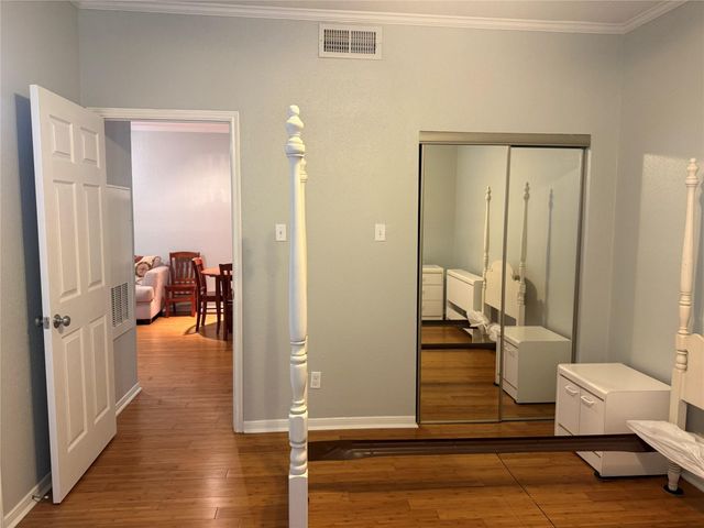 2121 El Paseo Street 1811, Houston, TX 77054