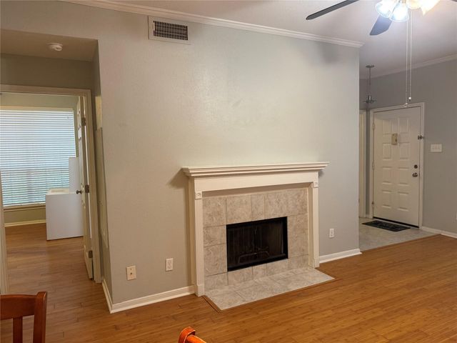 2121 El Paseo Street 1811, Houston, TX 77054
