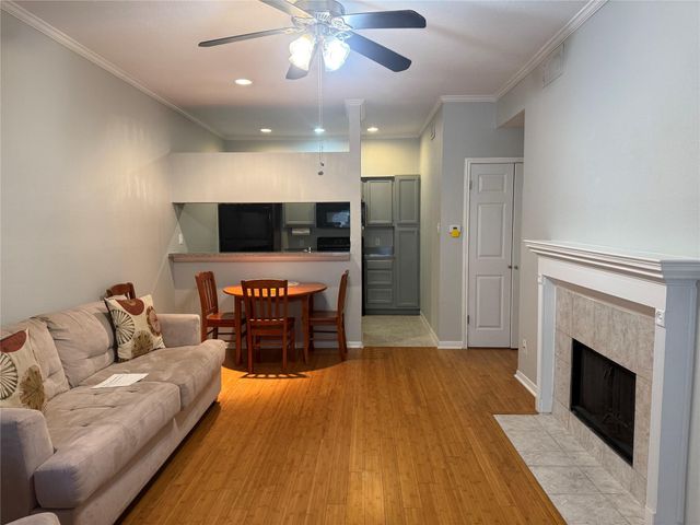 2121 El Paseo Street 1811, Houston, TX 77054