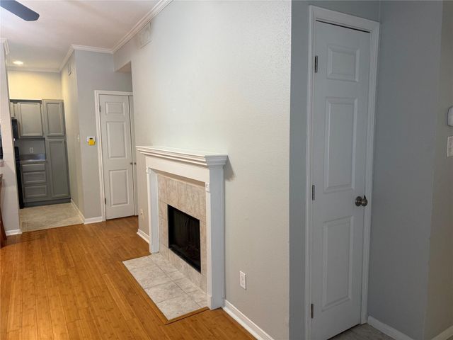 2121 El Paseo Street 1811, Houston, TX 77054
