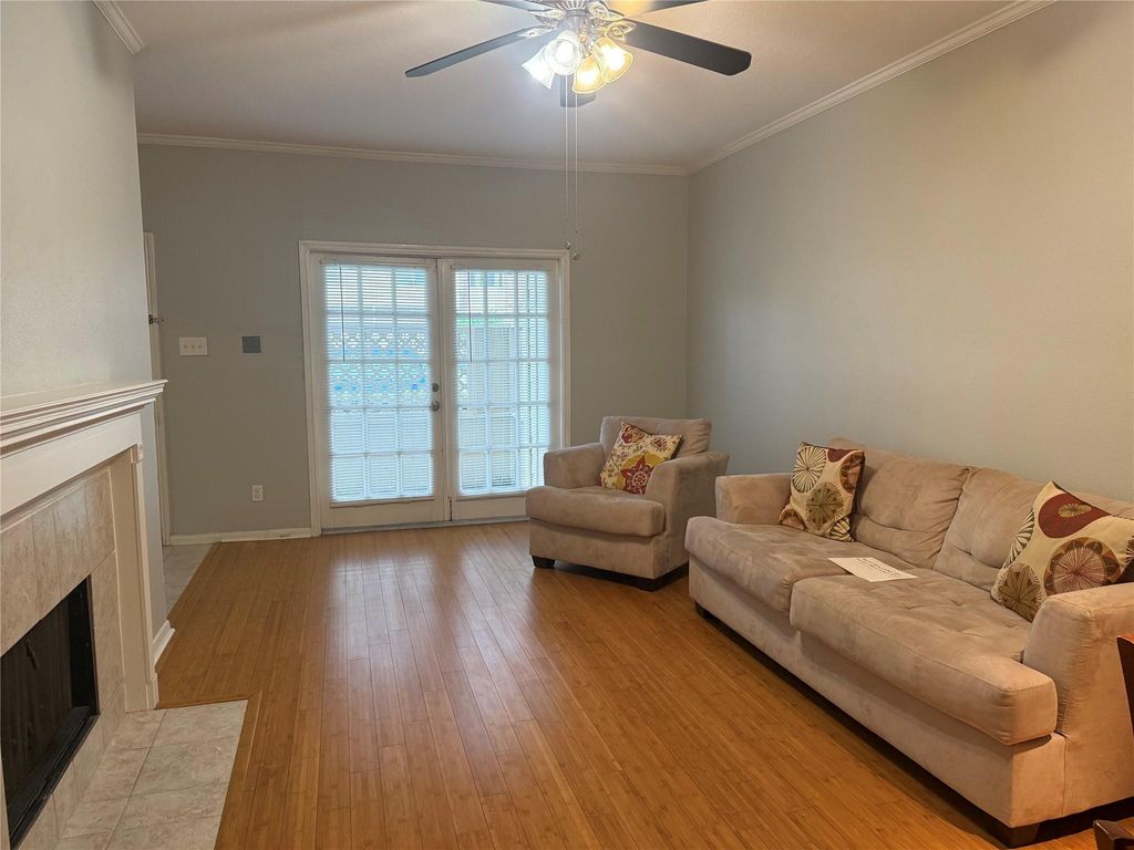 2121 El Paseo Street 1811, Houston, TX 77054
