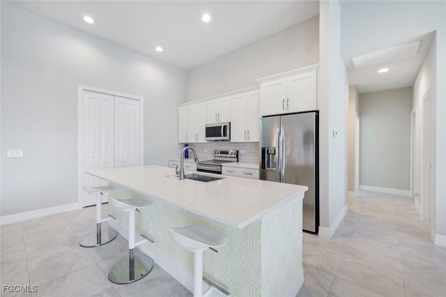 2214 Cape Coral PKWY W, Cape Coral, FL 33914