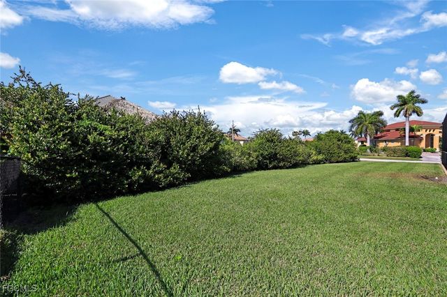 2214 Cape Coral PKWY W, Cape Coral, FL 33914