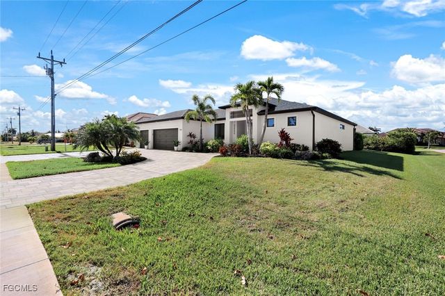 2214 Cape Coral PKWY W, Cape Coral, FL 33914