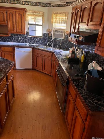 206 Ideal St, Belle Rose, LA 70341