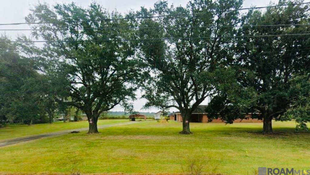 206 Ideal St, Belle Rose, LA 70341