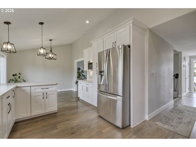 2457 Se WILLOW Dr, Hillsboro, OR 97123