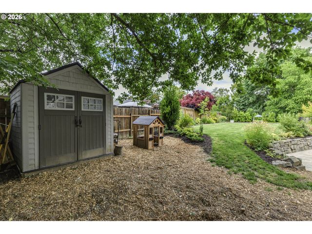 2457 Se WILLOW Dr, Hillsboro, OR 97123