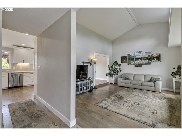 2457 Se WILLOW Dr, Hillsboro, OR 97123