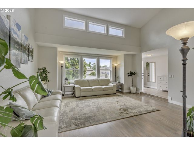 2457 Se WILLOW Dr, Hillsboro, OR 97123