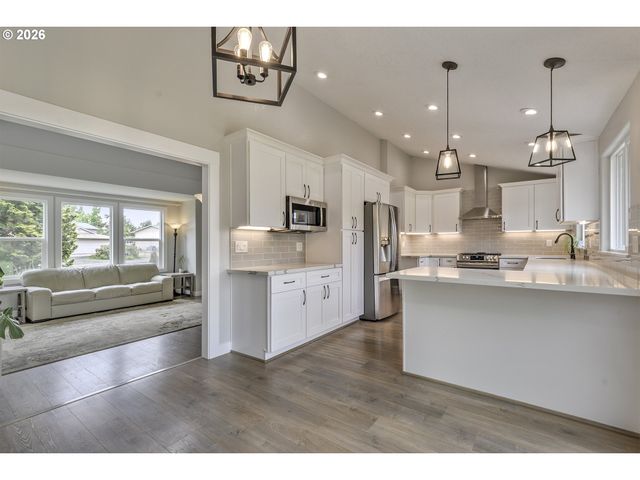 2457 Se WILLOW Dr, Hillsboro, OR 97123