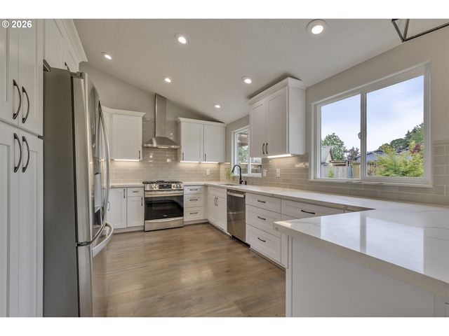 2457 Se WILLOW Dr, Hillsboro, OR 97123