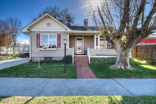 102 East Walnut Street, Johnson City, TN 37601