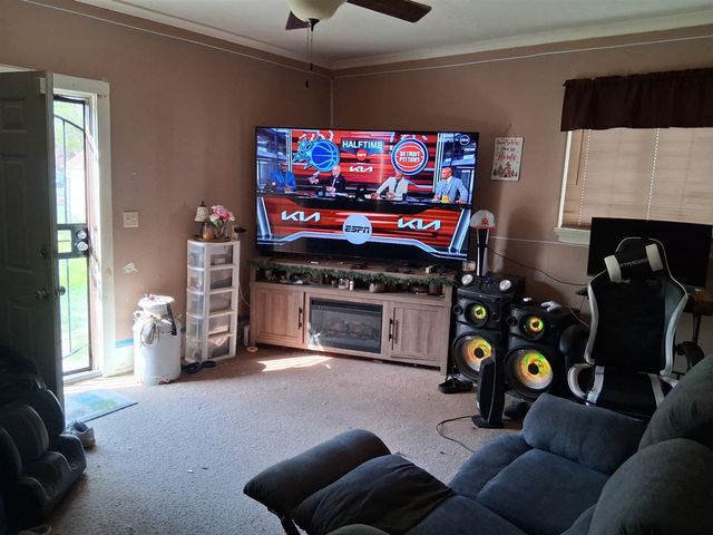 1009 N Bond Street, Saginaw, MI 48602