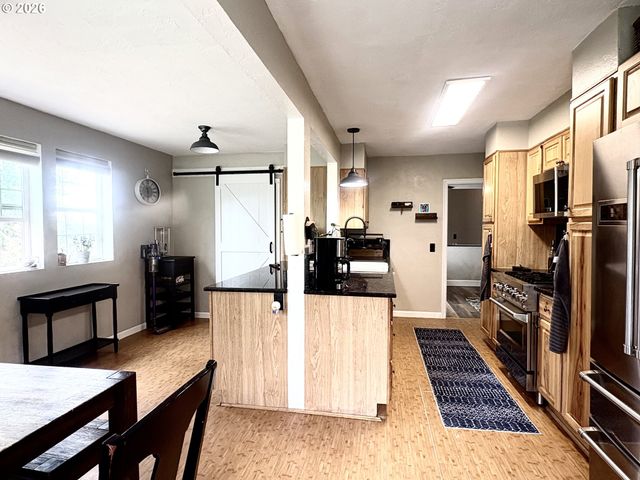 1680 WESTOVER Dr, Eugene, OR 97403